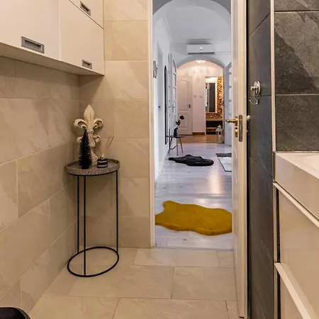 Koenigin2 Appartamento Pécs
